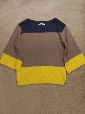 🦋3/$30 Old Navy colorblock crewneck